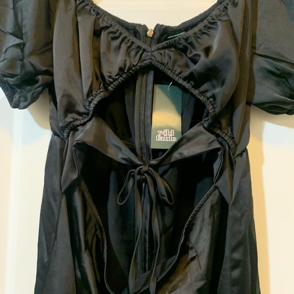 Beautiful Open Tie Dress - Picture 3 of 3